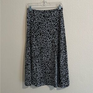 BLACK AND WHITE MIDI SKIRT